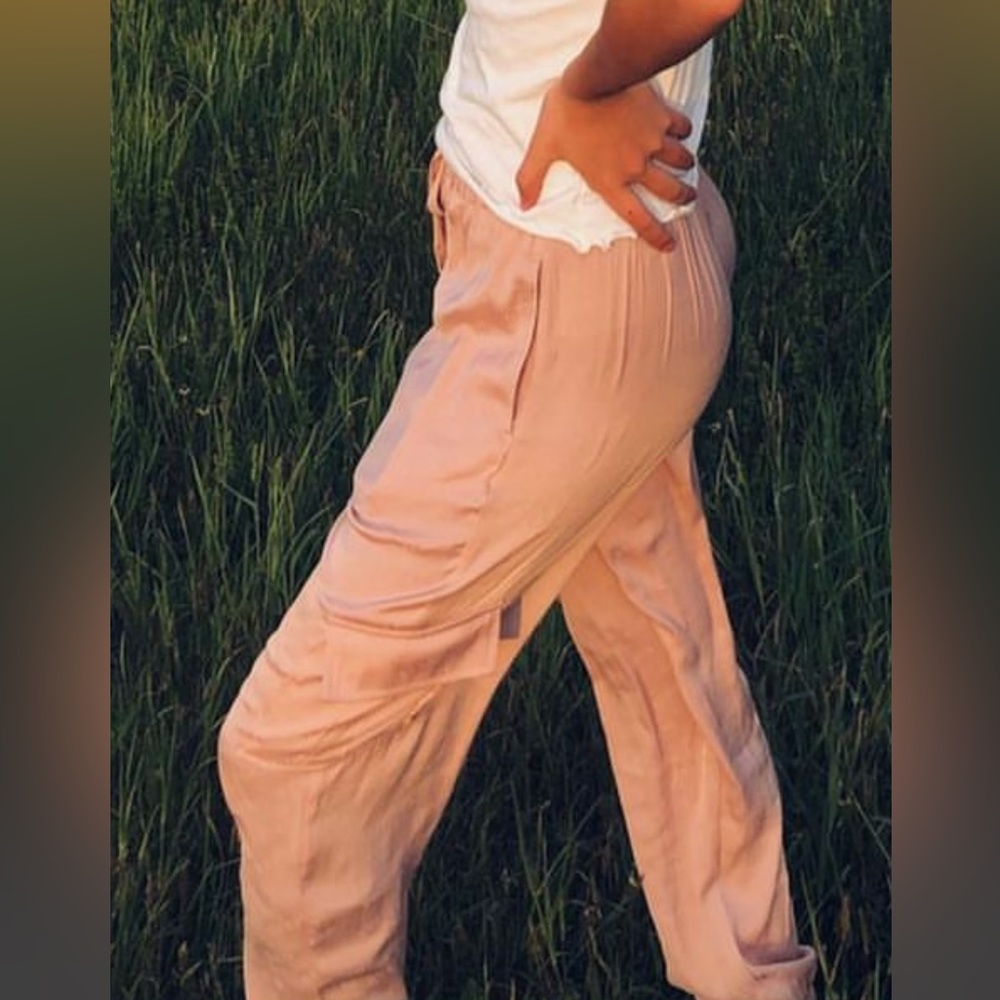 Guess light pink satin cargo pants so soft and comfy